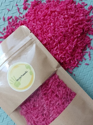 Kolorowy ryż - różowy