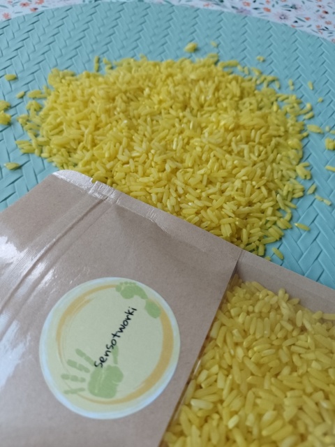 Kolorowy ryż - żółty