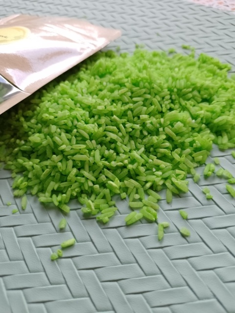 Kolorowy ryż - zielony